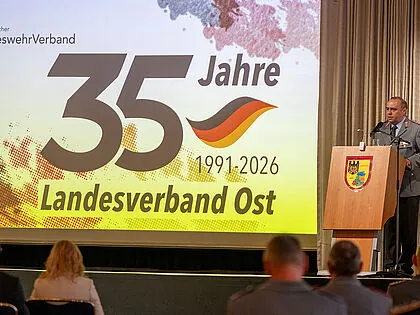 Der Landesvorsitzende Ost, Hauptmann Ralf Baasch, hatte zum Festakt zum 35-jährigen Bestehen seines Landesverbandes nach Magdeburg eingeladen. Foto: DBwV/Yann Bombeke