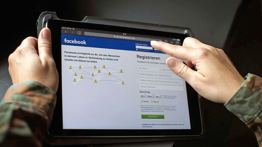 Das Social-Media-Verhalten von Soldaten und Beamten kann beispielsweise bei Sicherheitsüberprüfungen genau geprüft werden. Foto: Bundeswehr/Andrea Bienert