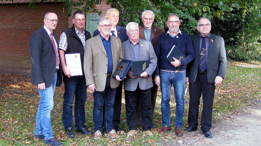 Die geehrten Mitglieder KERH Bremerhaven/Unterweser (Foto: DBwV/LV Nord)