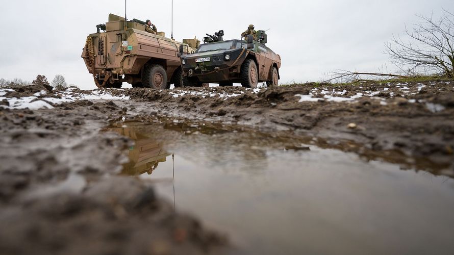 Mehr Rüstung: Angesichts des Ukraine-Krieges, aber auch der Ausstattung der Bundeswehr ein Thema im Fokus. Foto: picture alliance/dpa | Philipp Schulze