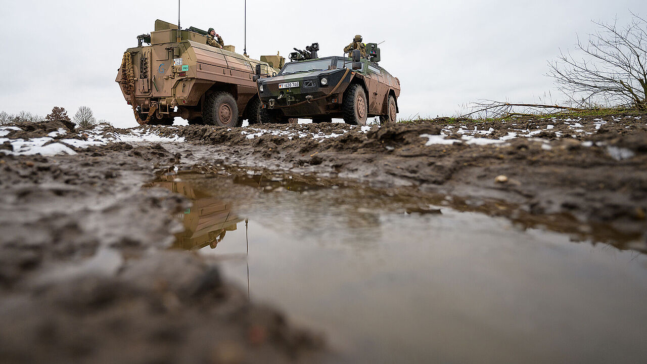 Mehr Rüstung: Angesichts des Ukraine-Krieges, aber auch der Ausstattung der Bundeswehr ein Thema im Fokus. Foto: picture alliance/dpa | Philipp Schulze