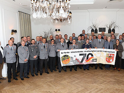 Mehr als 50 Kommandeure und Dienststellenleiter aus dem Verantwortungsbereich des Landesverbandes Nord kamen zur Tagung nach Dötlingen. Foto: DBwV/Yann Bombeke