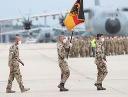 Mit einem Rückkehrappell wurden die letzten 264 Soldatinnen und Soldaten, die in Afghanistan im Einsatz waren, in Wunstorf empfangen. Foto: Bundeswehr/Twitter