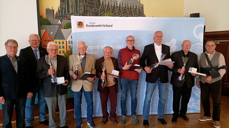 Zahlreiche Mitgliedehrungen gab es bei der Frühjahrsmitgliederversammlung der KERH Köln-Porz-Wahn. Foto: Wiegelmann