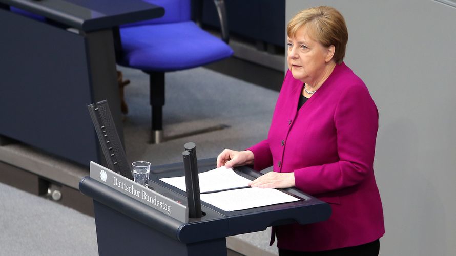 Bundeskanzlerin Angela Merkel dankte in ihrer Regierungserklärung zur Bewältigung der Covid-19-Pandemie in Deutschland und Europa auch der Bundeswehr für ihren Einsatz. Foto: DBwV/Mika Schmidt