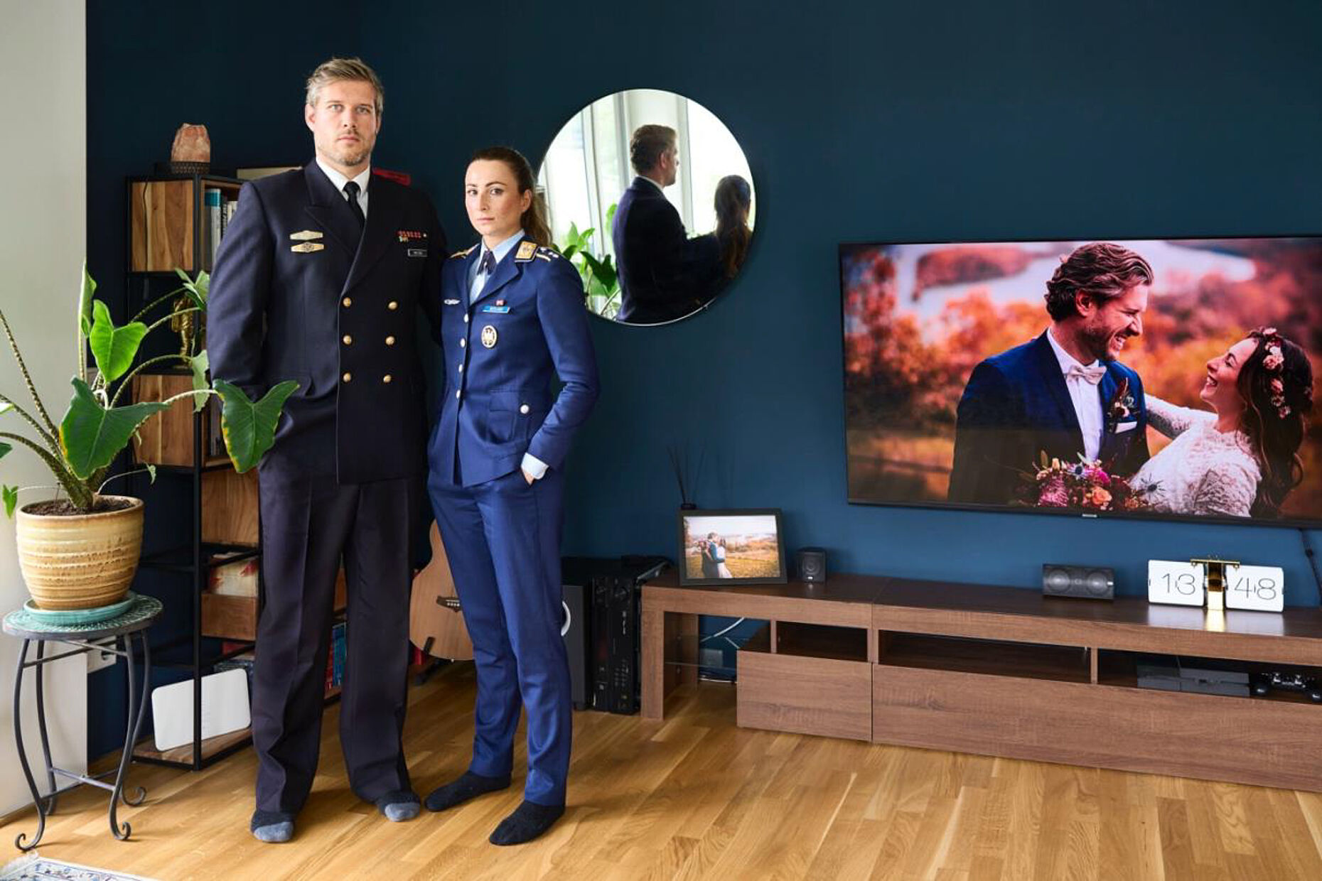 Die Bilder von Jan Kraus machen die Menschen hinter den Uniformen sichtbar. Foto: Jan Kraus