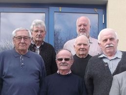 In ihren Ämtern bestätigt: Hartmut Nagel, Herbert Jacob, Wolfgang Heinemann, Host Schaub, Erwin Speicher, Werner Wulff, Hans Grünewald mit Wahlleiter Holger Wahl  (v.l.) Foto: KERH Mayen-Andernach-Mendig