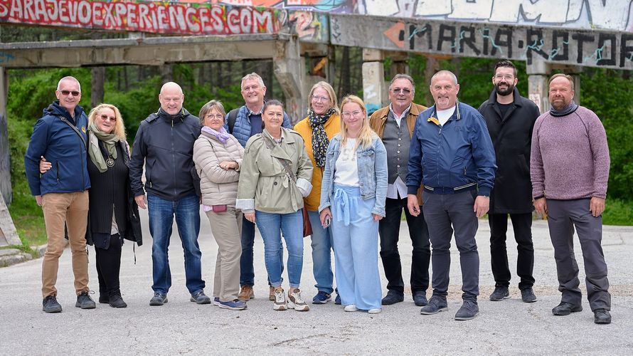 Die Delegation des Landesvorstandes auf politischer Bildungsreise nach Bosnien-Herzigowina - hier an der Olympia Bob- und Rodelbahn in Trebevic vor den Toren Sarajevos. Foto: ik