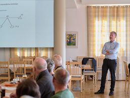 Bei der Mitgliederversammlung der Kameradschaft ERH Ellwangen trug Notar Bernd Konrad zum Thema "Erben und Vererben" vor. Foto: ik