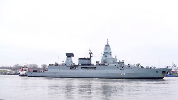 Abschied aus Wilhelmshaven: Anfang Februar war die Fregatte Hessen Richtung Rotes Meer ausgelaufen. Foto: Bundeswehr/Kelm