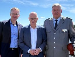 Daniel Günther (von links) und Dr. Peter Tschentscher waren Gesprächspartner von Thomas Behr. Foto: DBwV