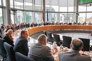 Die Expertenrunde wurde vom DBwV an einen Tisch gebracht. Foto: DBwV 