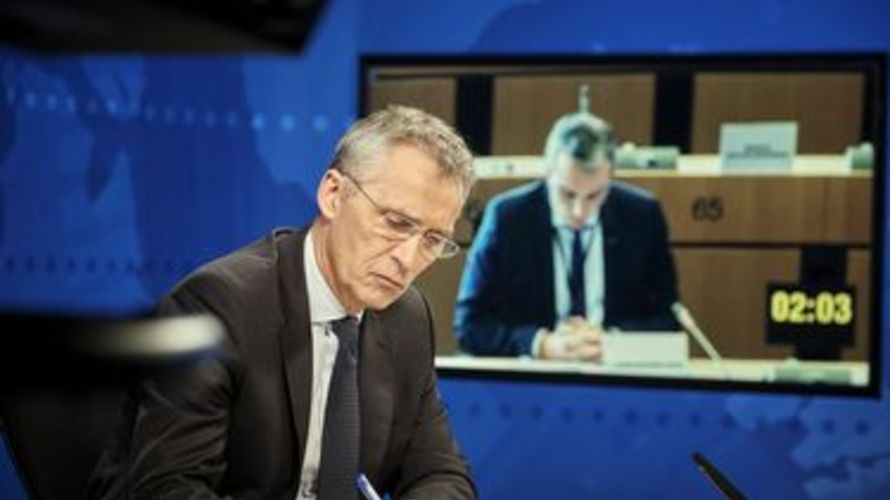 Symbolbild: Nato-Generalsekretär Jens Stoltenberg bei einer Videokonferenz mit dem europäischen Parlament. Sowohl bei Nato- als auch EU-Mitgliedern wächst die Sorge über „militärische Aktivitäten“ Russlands rund um die Ukraine. Foto: Nato