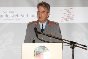 Generalarzt Dr. Zallet fand anerkennende Worte für die Arbeit des Verbandes. Foto: DBwV