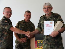 v.l.: Struckmeier, Dorfmüller und Herrmann. Foto: DBwV/LV Nord