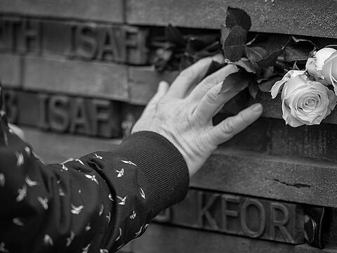 Die gefallenen und verwundeten Kameraden in würdiger Erinnerung zu behalten und ihrer immer wieder zu gedenken, ist für den Deutschen BundeswehrVerband Aufgabe und ehrenvolle Pflicht. Archivfoto: DBwV/Yann Bombeke