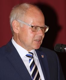 Der Bürgermeister des Doppelstandortes, Peter Labonte, Oberbürgermeister der Stadt Lahnstein sprach die Grußworte (Foto: wh) 
