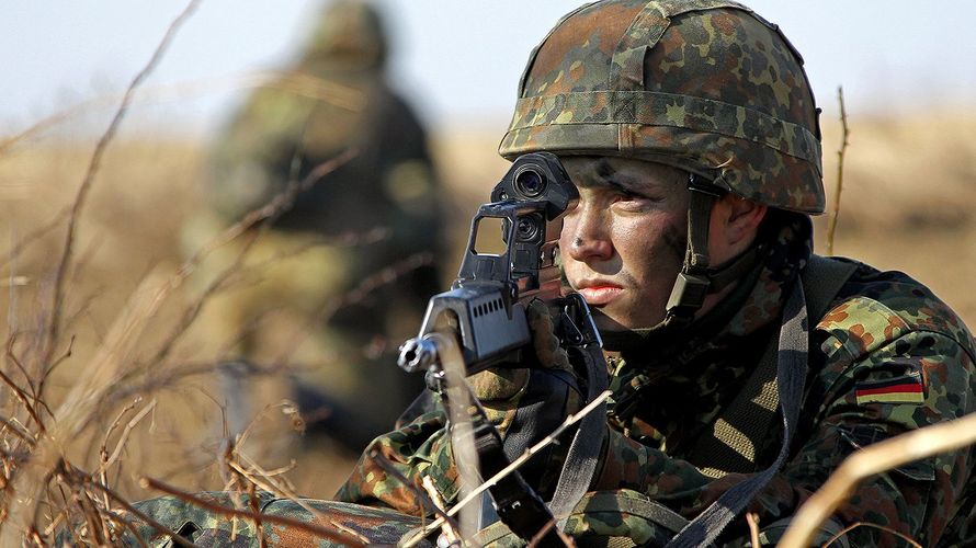 Die Zahl der Bewerber für den Freiwilligen Wehrdienst sinken, aber die Zahl der Soldaten auf Zeit steige, heißt es aus dem BMVg. Foto: Bundeswehr/Sebastian Wilke