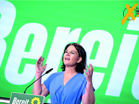 Annalena Baerbock, Kanzlerkandidatin und Bundesvorsitzende von Bündnis 90/Die Grünen, spricht zum Ende der Bundesdelegiertenkonferenz ihrer Partei. Bei dem digitalen Parteitag in Berlin hatten die Grünen ihr Wahlprogramm für die Bundestagswahl im September verabschiedet. Foto: picture alliance/dpa