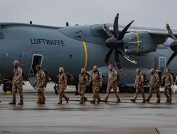 Wieder deutschen Boden unter den Füßen: Die letzten 140 Bundeswehr Soldatinnen und Soldaten landeten am Freitagnachmittag auf dem Fliegerhorst in Wunstorf. Foto: X/@Team_Luftwaffe