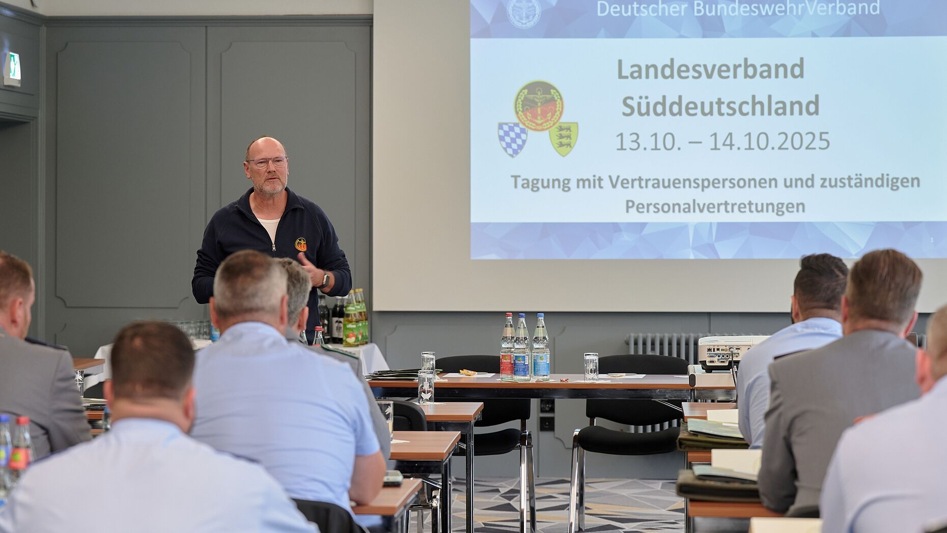 Bei der Tagung der VP unter Leitung von Hauptmann a.D. Oliver Hartmann standen sicherheitspolitische Herausforderungen, Mitbestimmung und die Rolle der Vertrauenspersonen auf der Tagesordnung. Foto: DBwV/Ingo Kaminsky