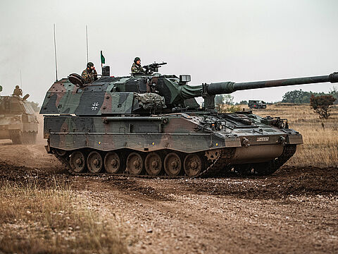Im vergangenen Jahr hat Deutschland 14 Panzerhaubitzen 2000 an die ukrainischen Streitkräfte abgeben. Es hat lange gedauert, bis die Wiederbeschaffung eingeleitet wurde. Foto: Bundeswehr/Maximilian Schulz