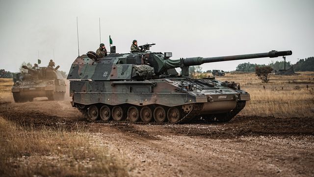 Im vergangenen Jahr hat Deutschland 14 Panzerhaubitzen 2000 an die ukrainischen Streitkräfte abgeben. Es hat lange gedauert, bis die Wiederbeschaffung eingeleitet wurde. Foto: Bundeswehr/Maximilian Schulz