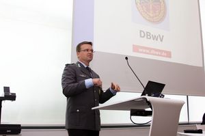 Der DBwV-Bundesvorsitzende Oberstleutnant André Wüstner forderte die Umsetzung der Trendwenden ein Foto: DBwV/Kleinemas