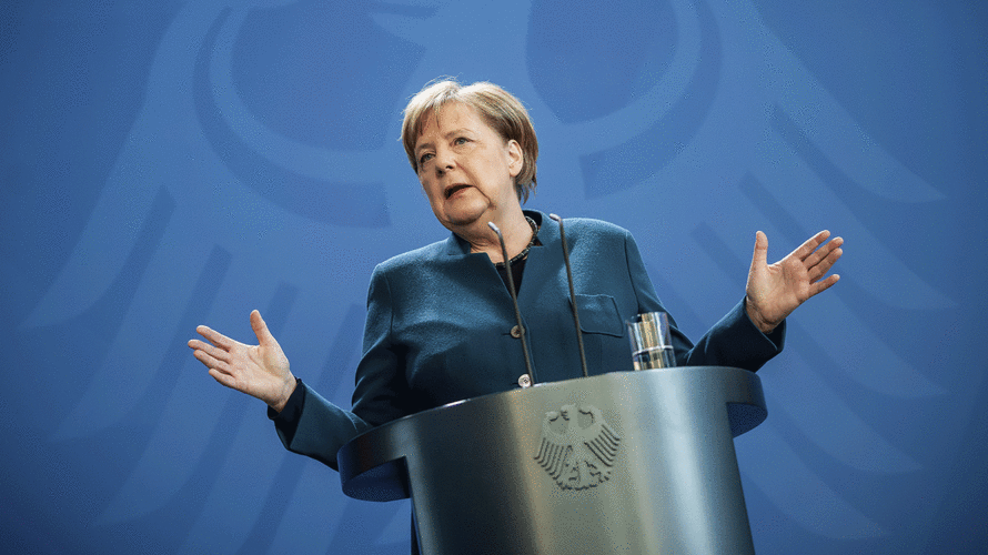 Auf einer Pressekonferenz gab Bundeskanzlerin Angela Merkel die neuen, bundesweit geltenden  Maßnahmen im Kampf gegen die Ausbreitung des Coronavirus bekannt. Foto: picture alliance / AP Images