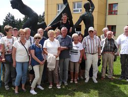 Teilnehmer am Kameradschaftstreffen vor dem Hauptgebäude in Oberhof Foto: Privat/ Schmidt