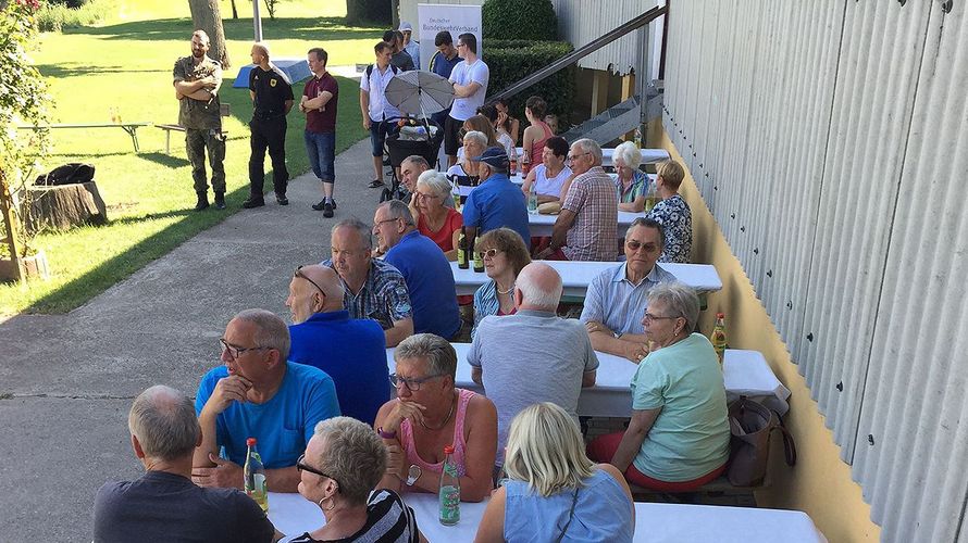 Zahlreiche Familienangehörige nahmen am Barbecue der Kameradschaften teil. Foto: Oberstleutnant a.D. Johann Baars