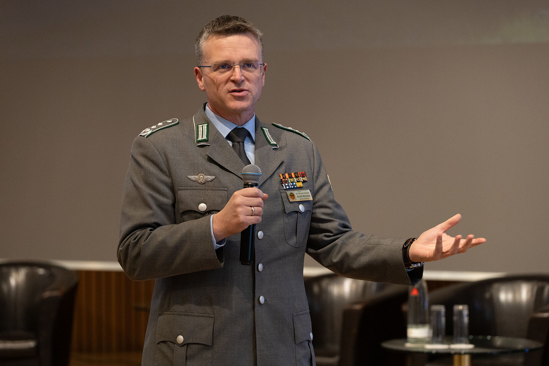 Bundesvorsitzende Oberst André Wüstner: „Die Menschen spüren die Belastungen Wachstumsschmerzen werden wir in der Bundeswehr erleiden". Foto DBwV/Sarina Flachsemeier
