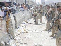 US-Marineinfanteristen am Kabuler Flughafen. Am Nordtor ist es in der Nacht zu einem Feuergefecht mit unbekannten Angreifern gekommen. Deutsche Soldaten wurden nicht verwundet. Foto: US Marines/Twitter