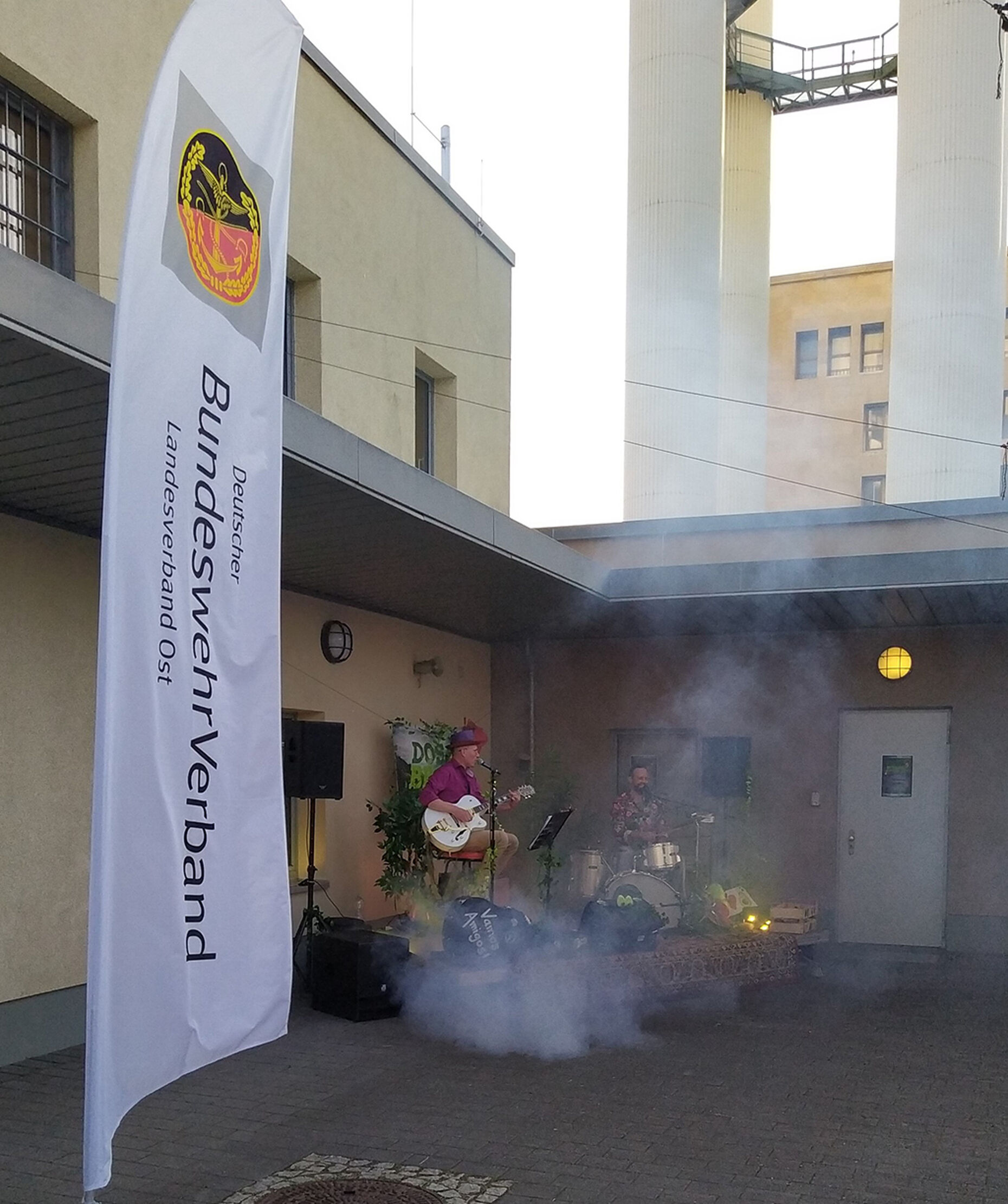 Die mit finanzieller Unterstützung des DBwV engagierte Band Dos Bros heizte den Besuchern des Familienfestes ordentlich ein. Foto: Christian Weber