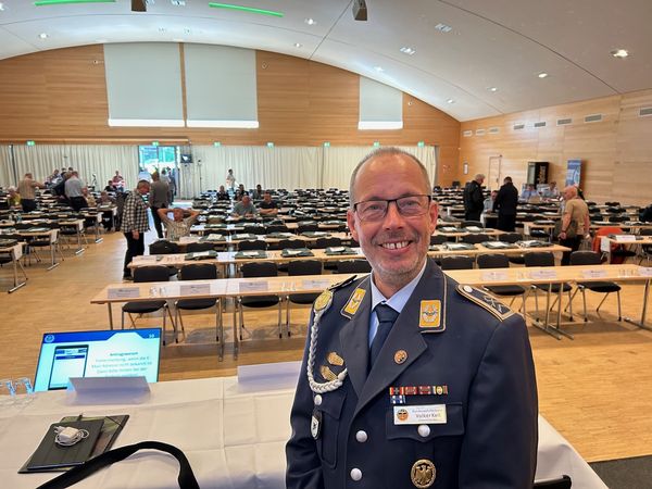 Der Landesvorsitzende Stabsfeldwebel Volker Keil begrüßte 300 Delegierte und Teilnehmer. Foto: DBwV/Frank Jungbluth