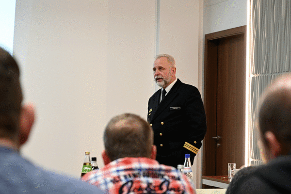 Kapitänleutnant Uwe Sonntag bietet seine Expertise zum Thema „Mobbing“ an. Foto: DBwV/Ingo Kaminsky