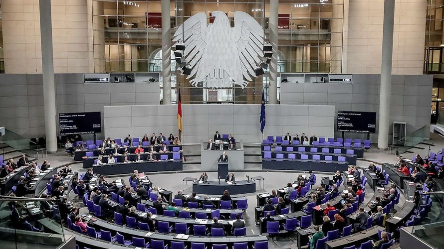 Olaf Scholz (SPD), Bundesfinanzminister, spricht im Bundestag bei der 3. Lesung zur Verabschiedung des Haushaltsgesetz-Entwurfs der Bundesregierung für 2019 in der Schlussdebatte. Foto: dpa