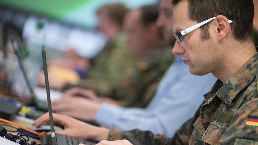Ständiger Prozess: Die Modernisierung der IT-Landschaft der Streitkräfte (Foto: Bundeswehr)