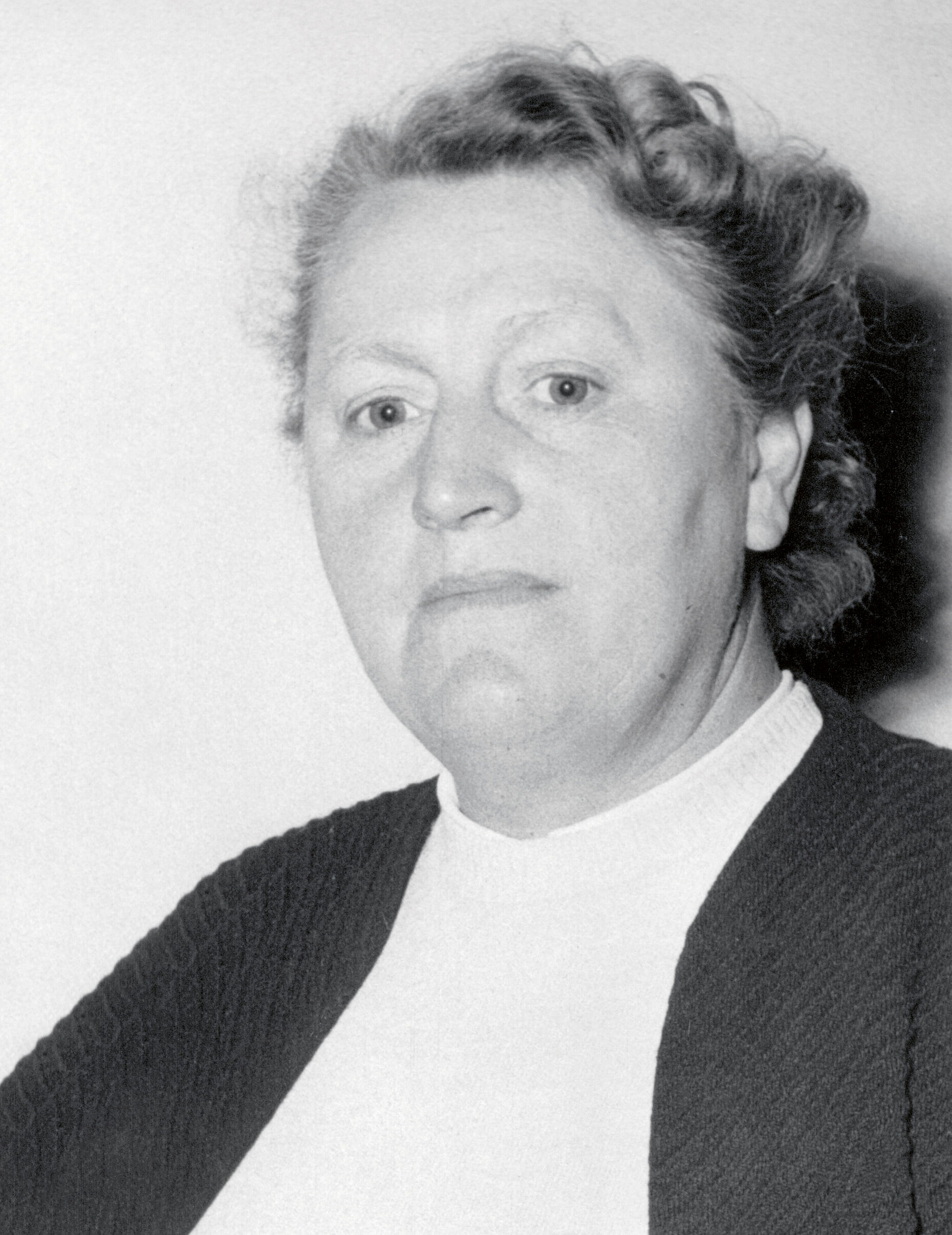Die Sozialdemokratin Elisabeth Selbert (*22.09.1896 in Kassel, †09.06.1986 in Kassel) kämpfte als eine von vier Frauen im Parlamentarischen Rat erfolgreich für den Satz im Grundgesetz „Männer und Frauen sind geleichberechtigt." Foto: picture alliance