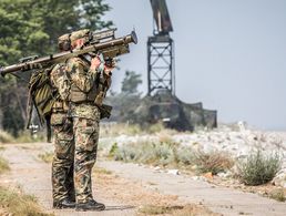 Soldaten trainieren mit der Fliegerfaust 2 Stinger auf dem Raketenschießplatz Ustka/Polen im Jahr 2019. Archivfoto: Bundeswehr/Christian Timming