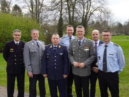 Über den Besuch des DBwV-Bundesvorsitzenden Oberst André Wüstner freuten sich die örtlichen Mandatsträger in der Köln‘er Lüttich-Kaserne. Foto: OFw Marcel Franke 