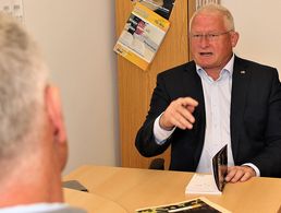 Oberstabsfeldwebel a.D. Andreas Hubert tauscht sich regelmäßig mit Mandatsträgern des DBwV aus, um vor Ort die Stimmungslagen zu erfahren. Foto: DBwV/Hahn