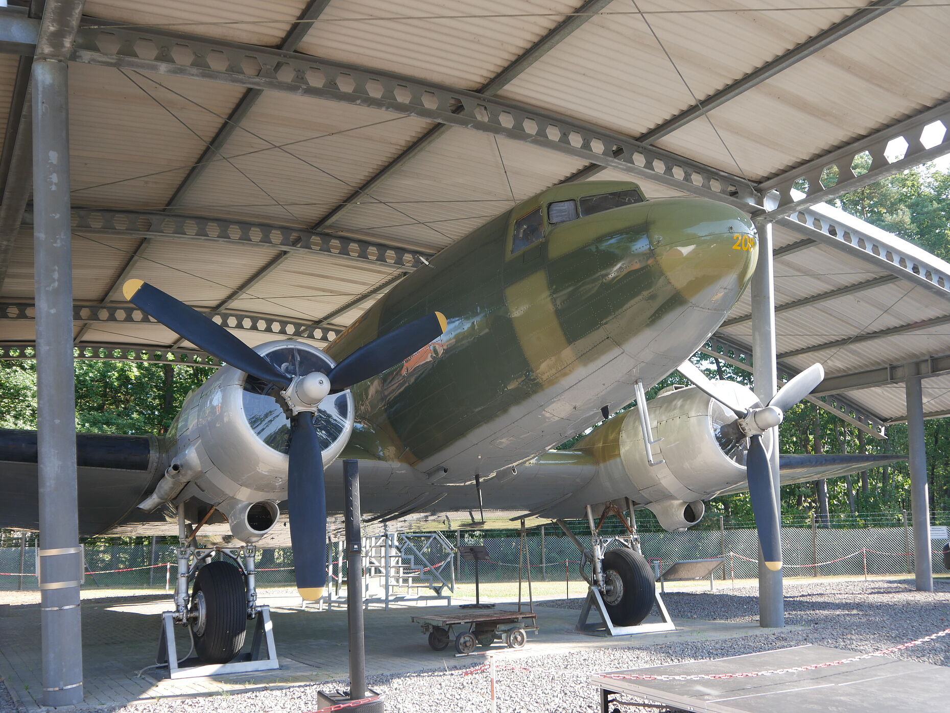 Die amerikanische C 47 „Dakota“ (DC 3) ist das größte Objekt des Museums. Foto: DBwV