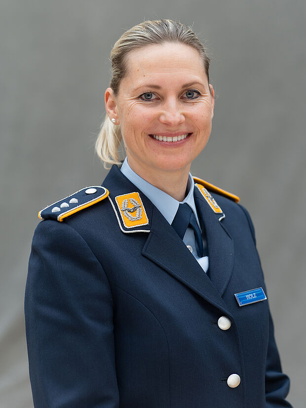 Hauptmann Maria Holz ist Soldatin und Mutter. Im DBwV arbeitet die Mandatsträgerin als stellvertretende Vorsitzende Luftwaffe. Foto: DBwV/Mario Firyn