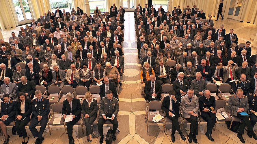 Die Rotunde im früheren Gästehaus ist bei den Petersberger Gesprächen immer gut gefüllt. Foto: DBwV/fh