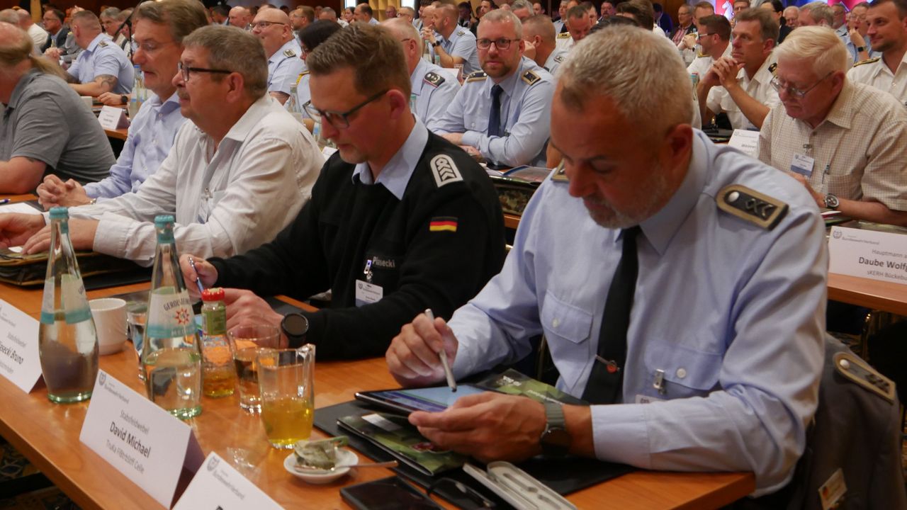 Anträge können erstmals mit einem digitalen Antragswesen über ein Tablet bearbeitet werden. Foto: DBwV