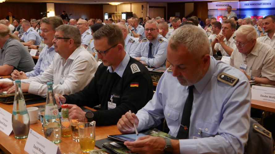 Anträge können erstmals mit einem digitalen Antragswesen über ein Tablet bearbeitet werden. Foto: DBwV