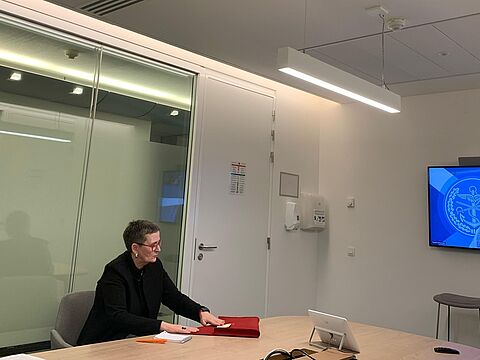 Oberstabsfeldwebel a.D. Rudolf Schmelzer, stellvertretender Landesvorsitzender Landesverband West (rechts) sprach in einer Videokonferenz mit den EU-Abgeordneten Tobias Cremer und Birgit Sippel (beide SPD). Foto: DBwV