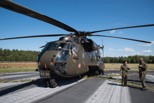 Entscheidungsstau: Für alterndes Material wie den schweren Transporthubschrauber CH-53 benötigt die Bundeswehr dringend Ersatz. Foto: DBwV/Bombeke