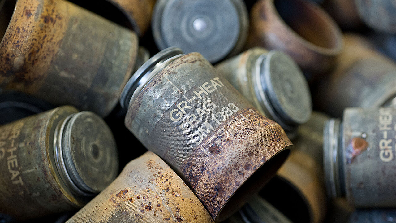 Pinnower Firma zerstört Streubomben der Bundeswehr. Foto: dpa